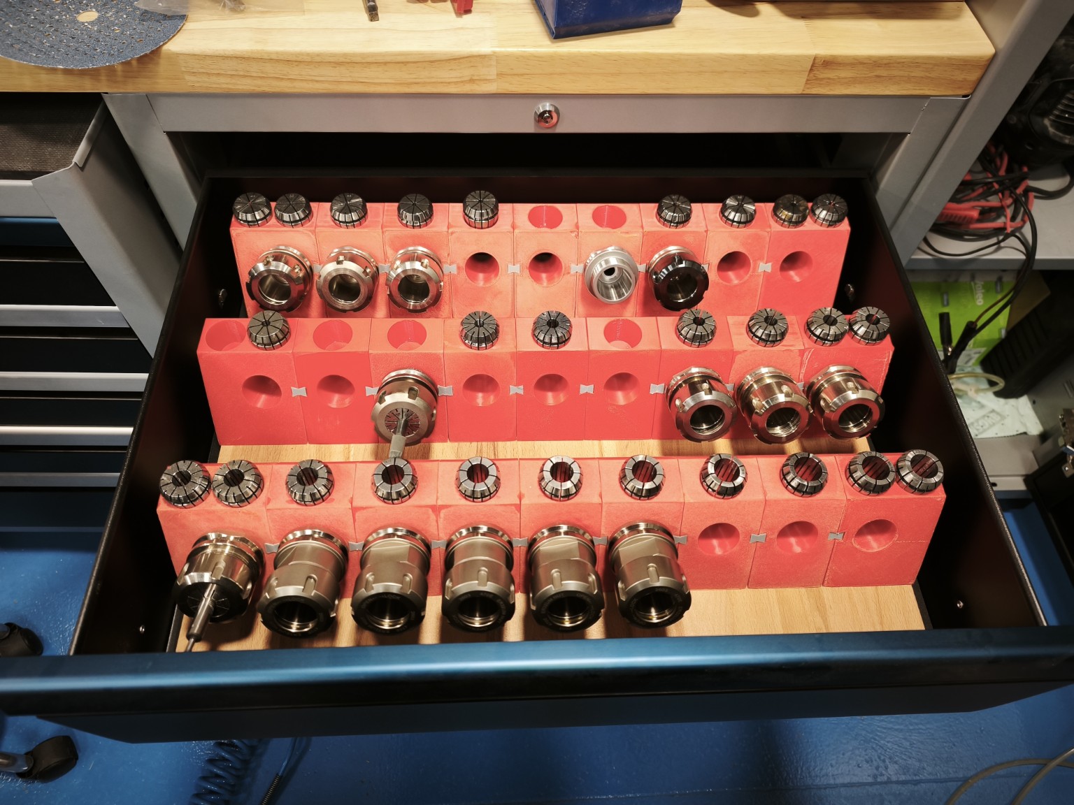 Supports rouges emboîtables pour têtes d'outils CNC
